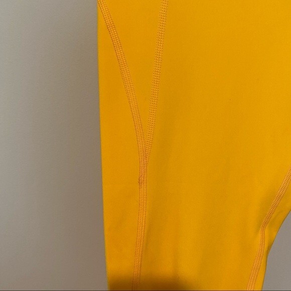 Girlfriend Collective Marigold Yellow Crop Workout Leggings Small Capri Sporty - Picture 4 of 10